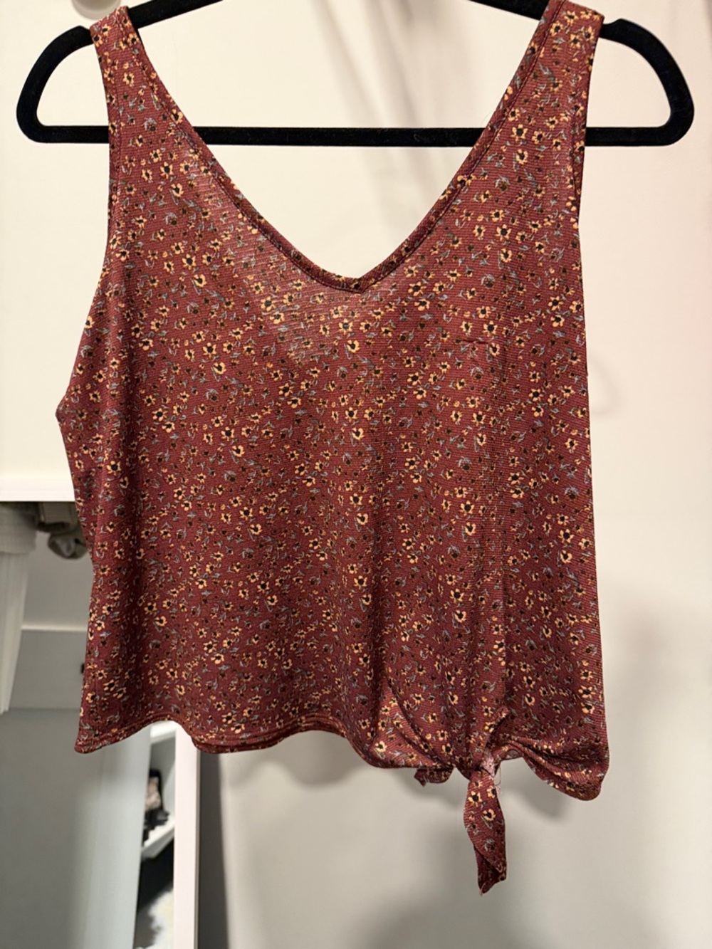 Sleeveless tie shirt